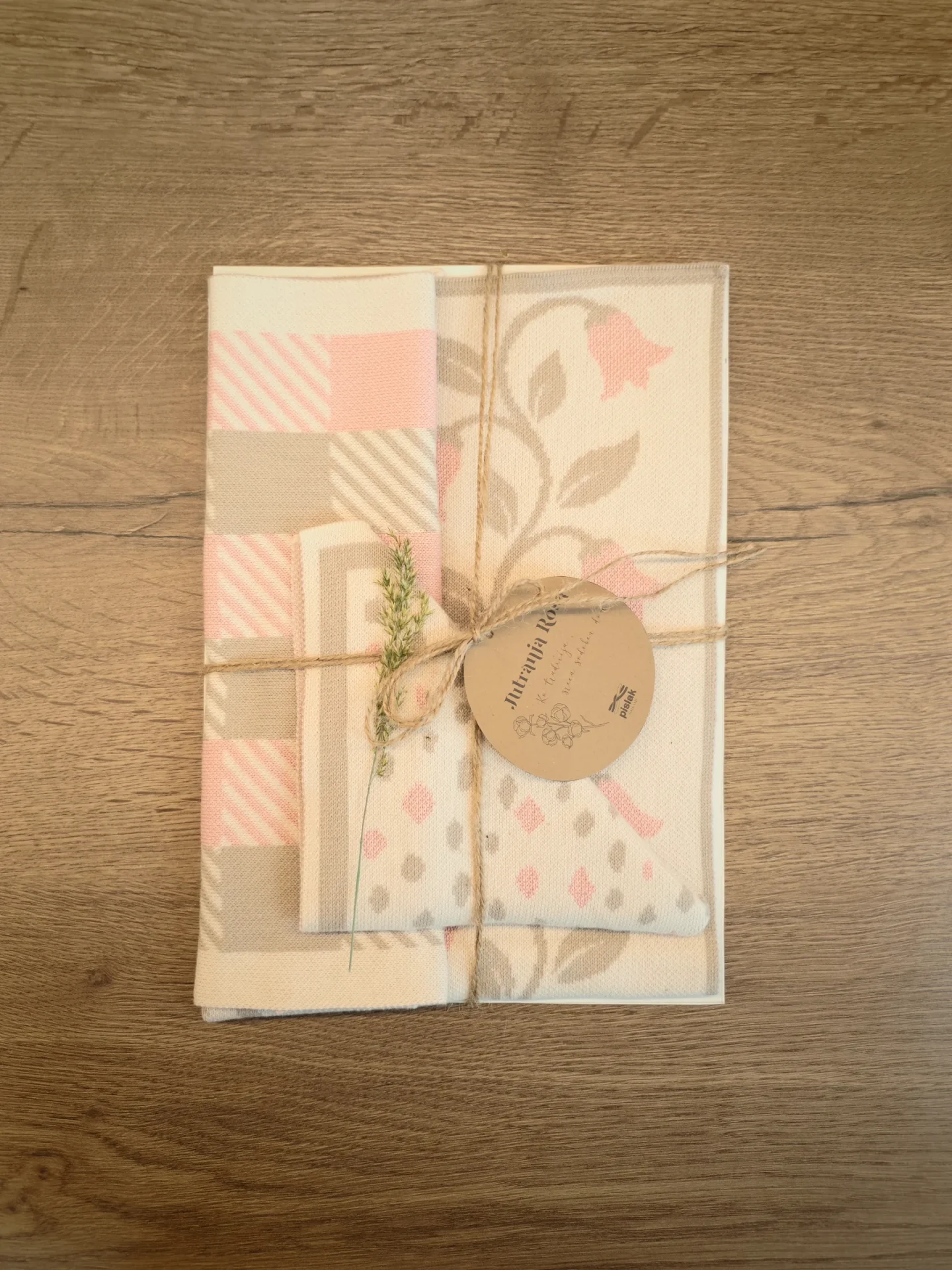 4100-jutranja-rosa-dodatna-05 Zapakiran komplet pletenih kuhinjskih krp Jutranja rosa